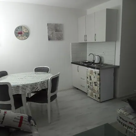 Zera Apartman *